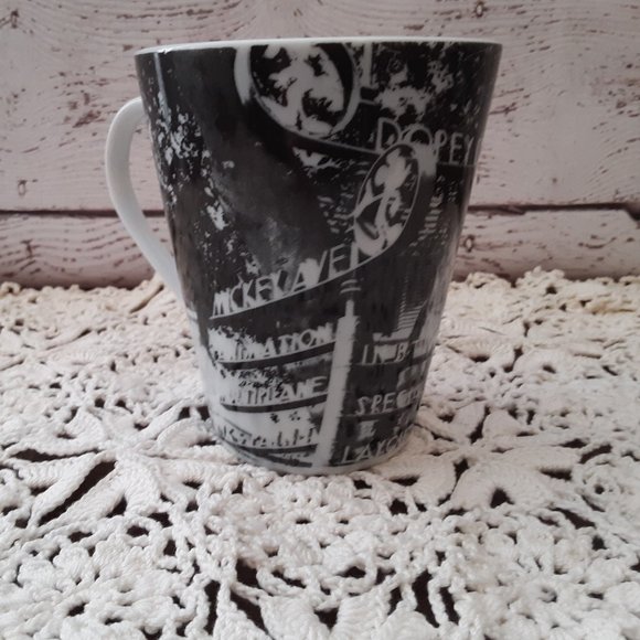 Disney - Vintage Mickey Mouse Comic Strip Mug - Picture 3 of 3